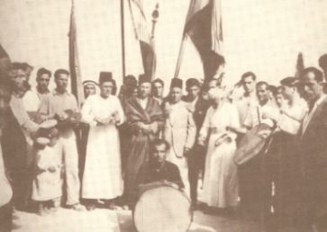 صورة موسم الحج في برجا … نوبة وبيارق وأعلام