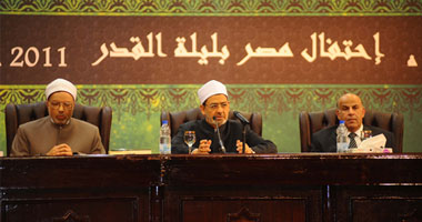 صورة شيخ الأزهر يندد بسفك الدماء وتخريب المساجد