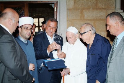 صورة جامع برجا الكبير يكرّم شيخ البنّائين البرجاويين