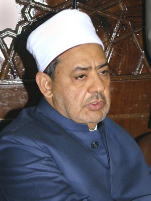 صورة شيخ الأزهر : حصار غزة ظلم عالمي