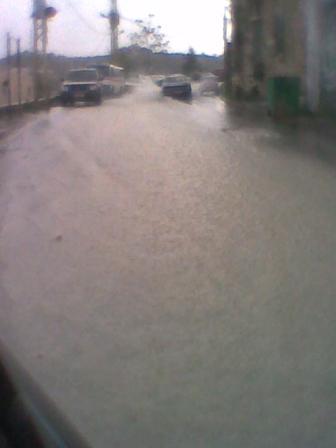 صورة برجا تسبح في السيول وبلديتها تغرق في النوم