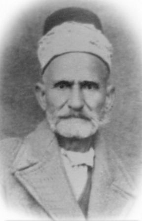 صورة الشيخ الحلاق الحياكة حرفته والختان