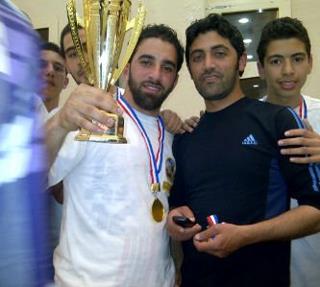 مسؤول الفريق خضر البراج الذي فاز بالمرتبة الثانية مع بلال الحاج