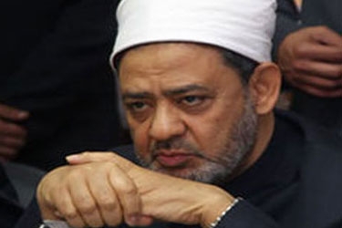 صورة شيخ الأزهر يهنئ مرسي بفوزه رئيساً للجمهورية