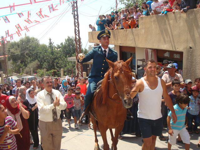 صورة برجا تحتفي بضباطها الجدد