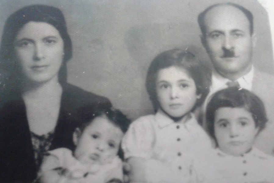 صورة وستبقى ذكراها عابقة برائحة الحبق