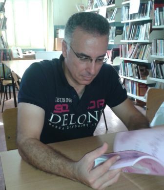 صورة من قال إن الحكاية قد انتهت ؟