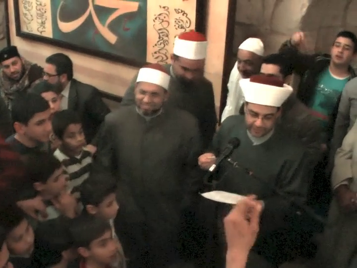 صورة جامعُ برجا الكبيرُ يَنثرُ جوائزَه في ليلةِ المَولد