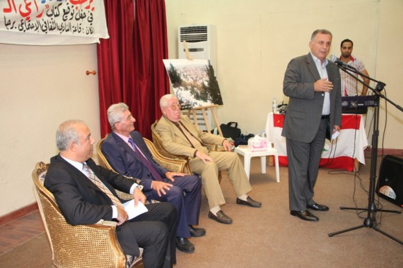 ترو متحدثاً والبستاني يتوسط أ . الزعرت وشبو