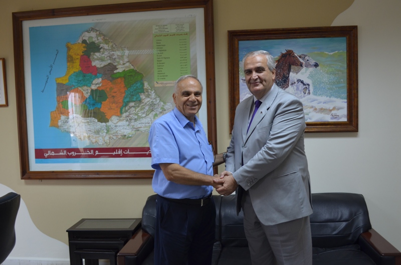 صورة تسليم وتسلم في رئاسة إتحاد بلديات إقليم الخروب الشماليّ