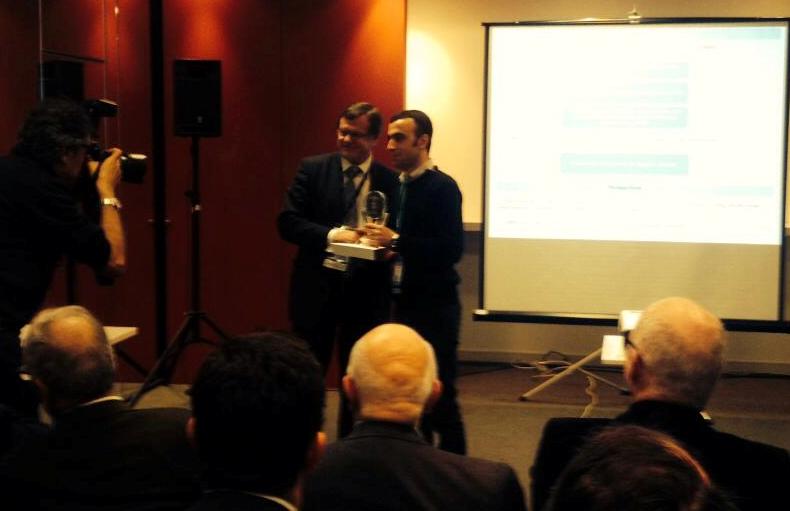 صورة الدكتور نور الدين حوحو في المرتبة الثالثة لأفضل دكتوراه في فرنسا