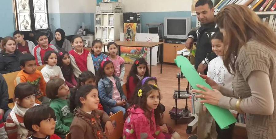 صورة السيّدة جميلة الجنّون تروي قصّة المسيح عليه السّلام