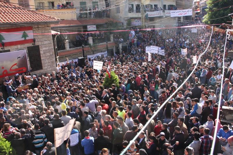 صورة برجا إلى الشارع: مطمَرُ النفايات لن يمرّ