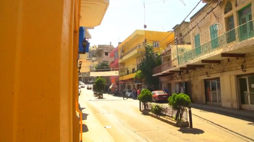 صورة “ثورةٌ بالألوان” على العشوائية في برجا … تجربةٌ على الخطى العالمية