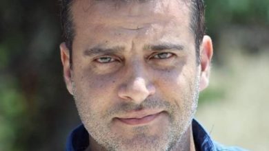 صورة الفنان التشكيلي نبيل سعد: صدق الإحساس ينتج العطاءات الفنيّة